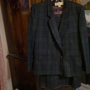 Blue green plaid blazer and skirt. Size 1112